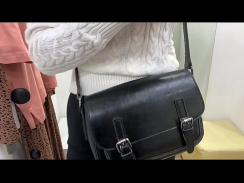 ❤️ Verejná masturbácia mladej sučky FeralBerry s robertkom v skúšobnej miestnosti ️ Tvrdé porno na sk.xxxtun.ru ☑